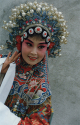 梨园子弟,梅伟慈简介