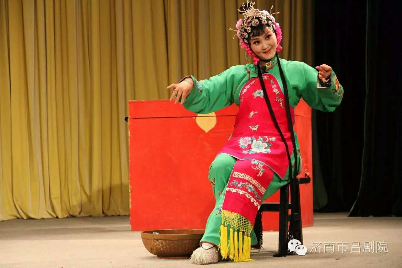 梨园子弟,闫允静简介